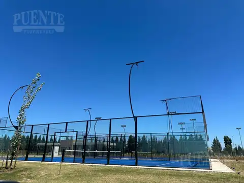 Las Victorias con Fondo al Lago