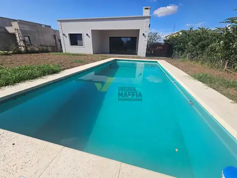 Casa 4 ambientes con 3 baños