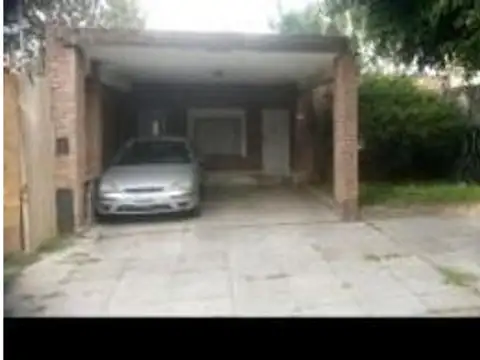 Lote en venta ideal constructor (Cnel Diaz 100- R. Mejía)