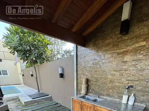 Casa en Venta en Villa Luzuriaga, USD 250.000