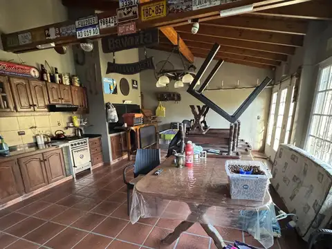 Casa en Venta con 2 cocheras