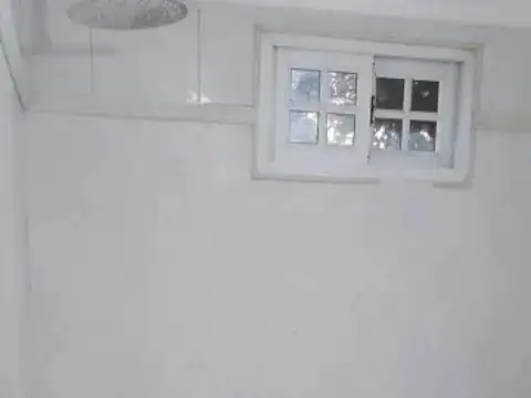 Casa 6 ambientes con 2 baños