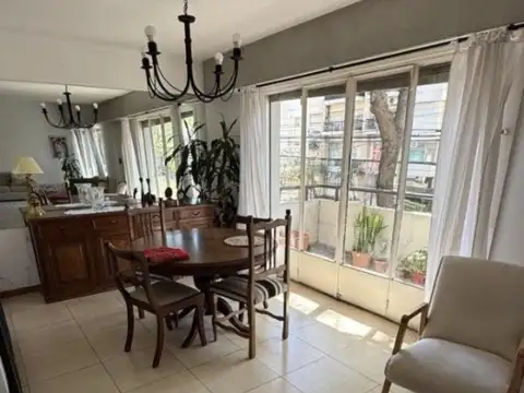 Av del Libertador  al 1100