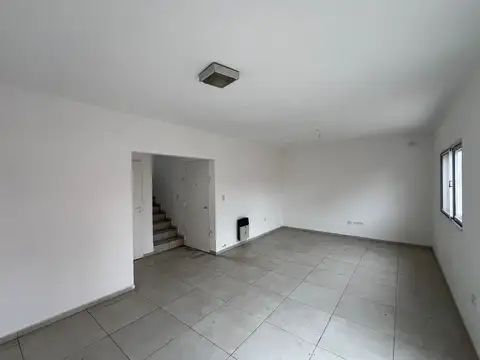 Departamento 6 ambientes con 2 baños