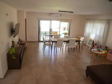 Casa en Venta en Marcos Paz, USD 180.000