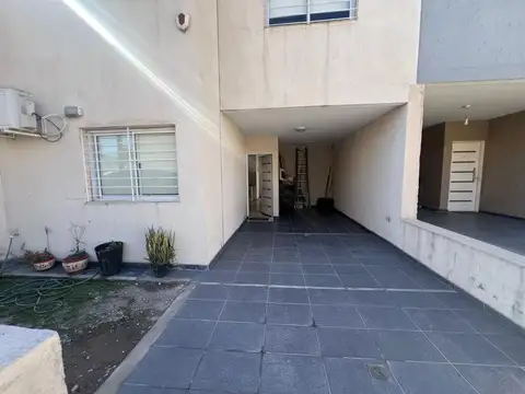 Depto Tipo Casa en Venta de 5 ambientes
