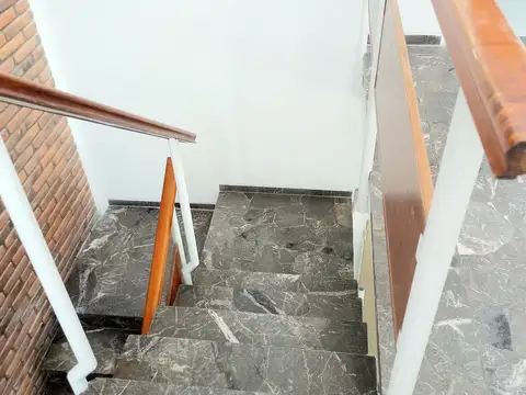 Oficina con pequeño jardín en alquiler en San Isidro , cerca de todo en una zona muy tranquila