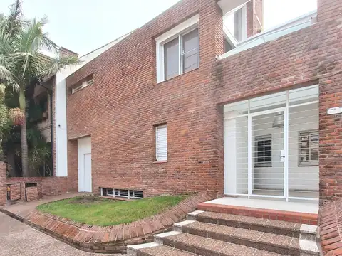 Monseñor Alberti 200