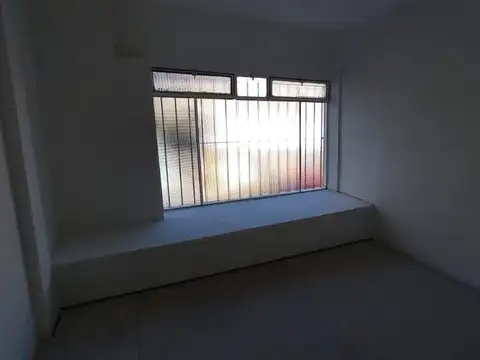 Local en Venta 64 años