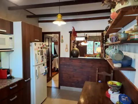 Casa 4 ambientes con 1 baño