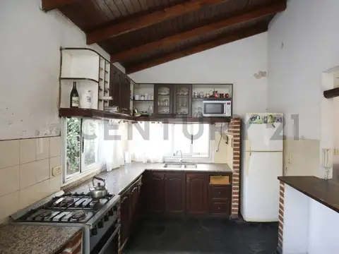 Casa 5 ambientes con 2 baños