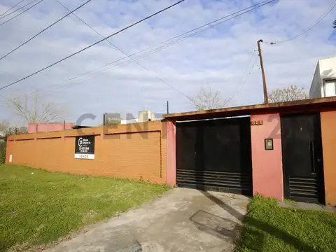 Casa en venta en City Bell de 3 dormitorios con pileta