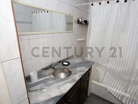 Casa en venta en City Bell de 3 dormitorios con pileta