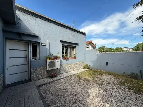 VENTA CASA 3 AMB CON JARDÍN - CASTELAR