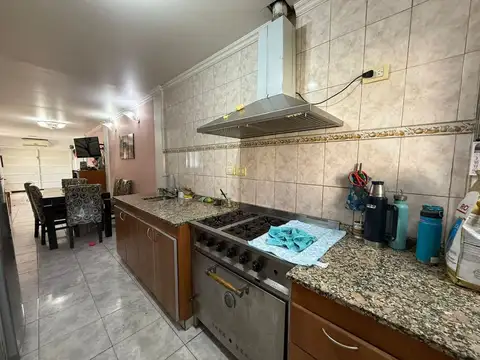 VENTA CASA 3 AMB CON JARDÍN - CASTELAR