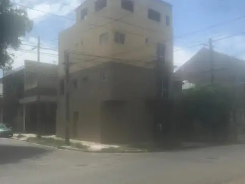 Venta Edificio en Block con Local y Departamentos en Villa M