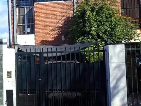 Oportunidad en Olivos - Venta Muy Lindo Dúplex 3 Amb.