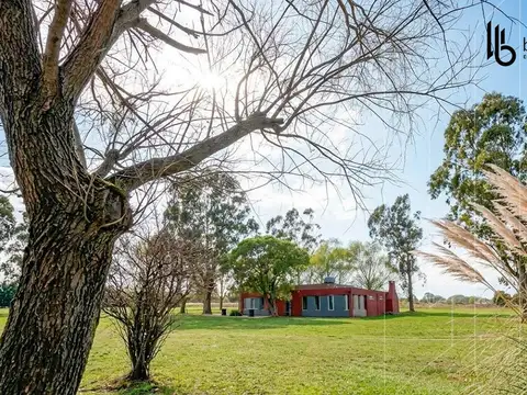 Exclusiva Quinta en Los Acantilados sobre Av. Jorge Newbery