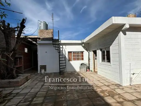 Casa en venta 3 ambientes Villa Tesei