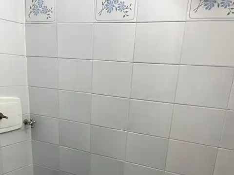 Casa 6 ambientes con 2 baños