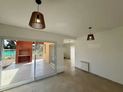 Alquiler anual casa 2 dorm Casas Santa Guadalupe