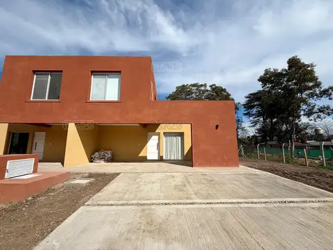 Casas del Este Av Parque y Diagonal Basabe altura al 1100