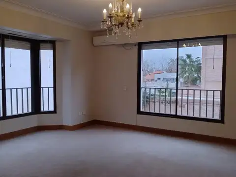 Departamento en Venta con 3 cocheras