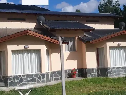Cabañas / Hotel en  Venta vista a las montañas a cudaras de la Laguna Huemul
