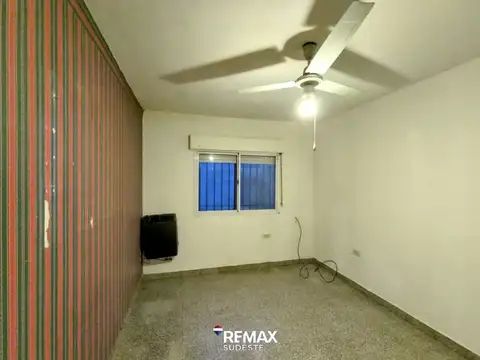 CASA EN VENTA CON AMPLIO PATIO Y GARAGE