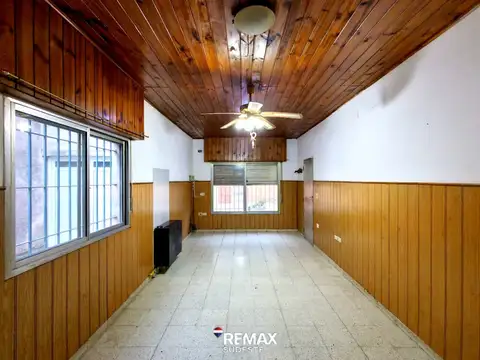 CASA EN VENTA CON AMPLIO PATIO Y GARAGE
