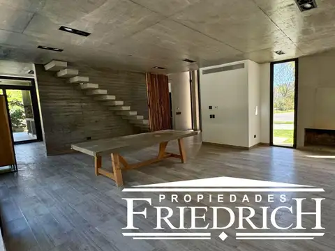 Casa en Alquiler de 3 dormitorios
