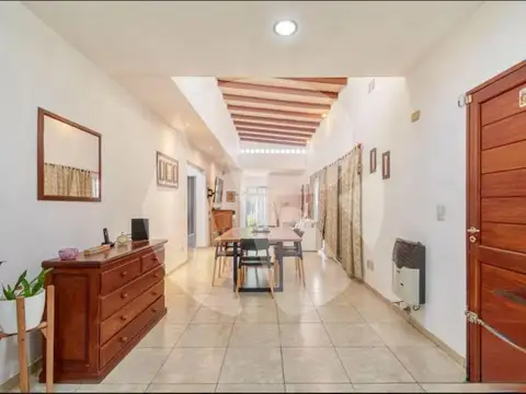 Casa 3 ambientes con 2 baños