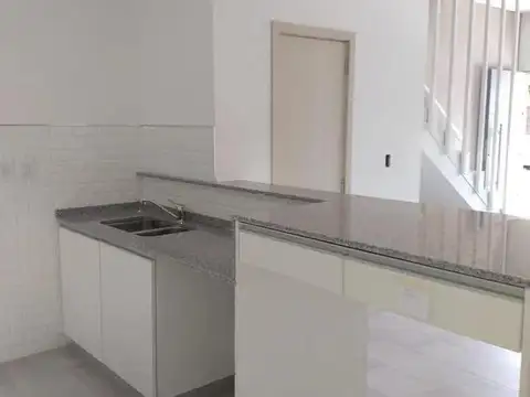 Depto Tipo Casa en Venta de 3 ambientes