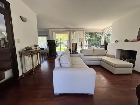 Venta Casa en Funes Hill San Marino, 3 dormitorios, piscina, parque