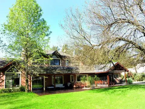 Casa en Venta en Countries y Barrios Cerrados en Pilar, USD 820.000