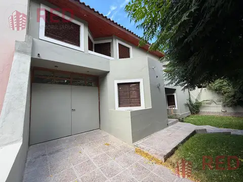 Alquila Casa Gerencial, B° Capellan - 4 Dormitorios