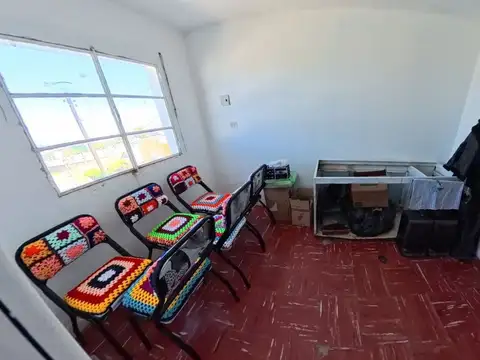 Casa 5 ambientes con 1 baño