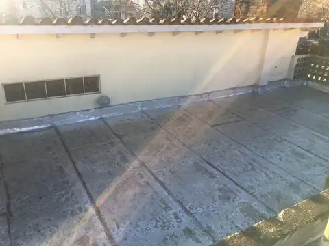 CASA 3 AMBIENTES+TALLER EN CARAPACHAY.