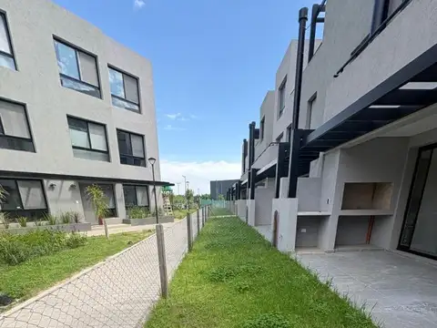 Depto Tipo Casa en Venta de 4 ambientes