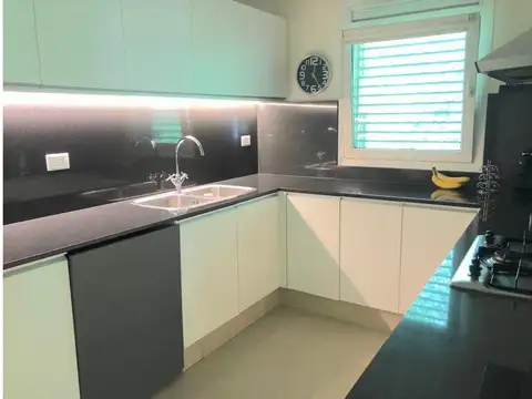 DEPARTAMENTO EN VENTA EN ACASSUSO