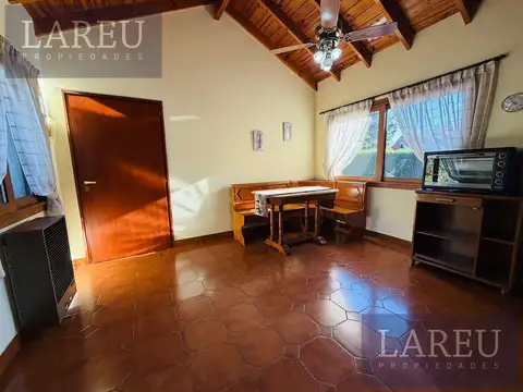 Casa 5 ambientes con 3 baños