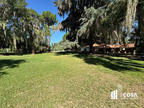 Terreno en venta 3.580 m² en el corazón de Funes ideal para desarrollos inmobiliarios.