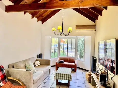 Casa 6 ambientes con 3 baños
