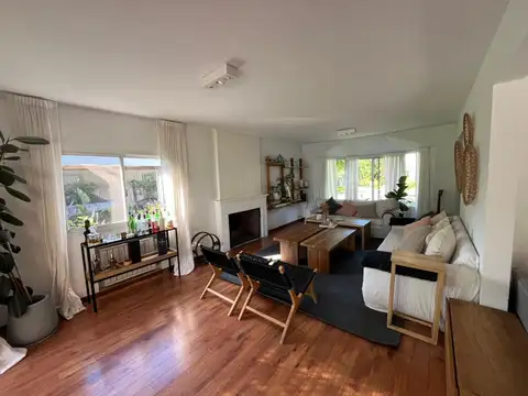 Casa en Alquiler Temporal con 2 cocheras