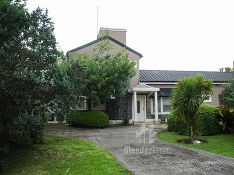 CASA EN VENTA EN EL COUNTRY EL PARAISO GUERNICA