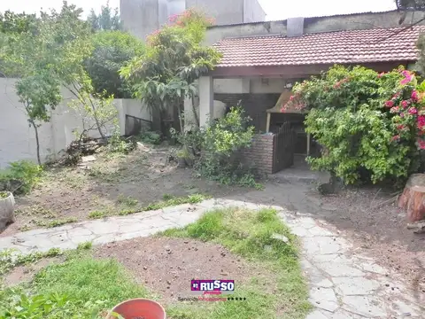 Casa 5 ambientes con 3 baños