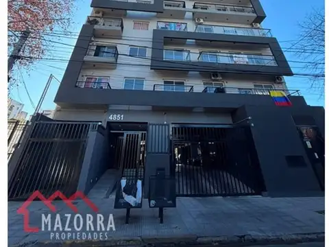 Departamento en VENTA  con Cochera - Caseros Centro