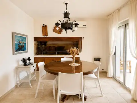 Casa en Alquiler ideal uso comercial metros de Fuerza Aerea