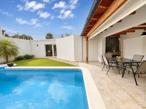 Casa 4 ambientes con 3 baños