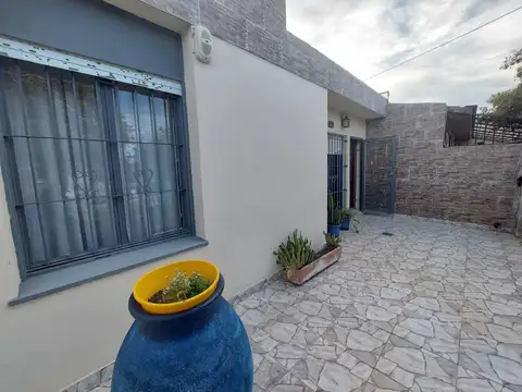 Casa 5 ambientes con 1 baño